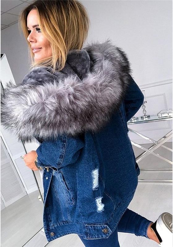 Dame Parkasjakke i Denim – Lang Passform – Faux Fur Hette – Varm og Trendy